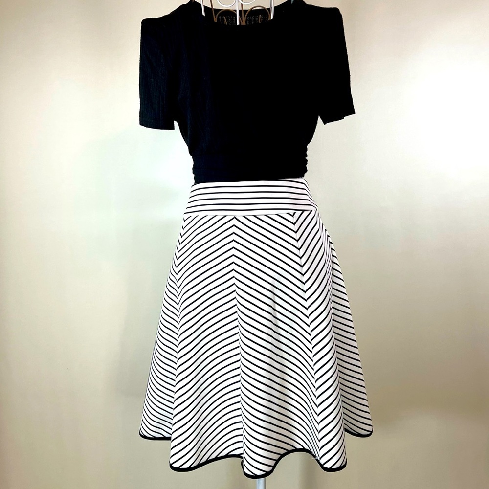 Retro Tennis Skirt. Black and white.
